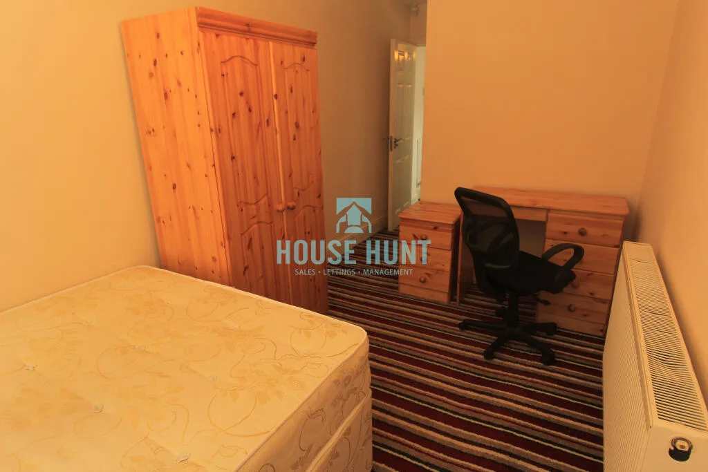 6 bedroom house for rent