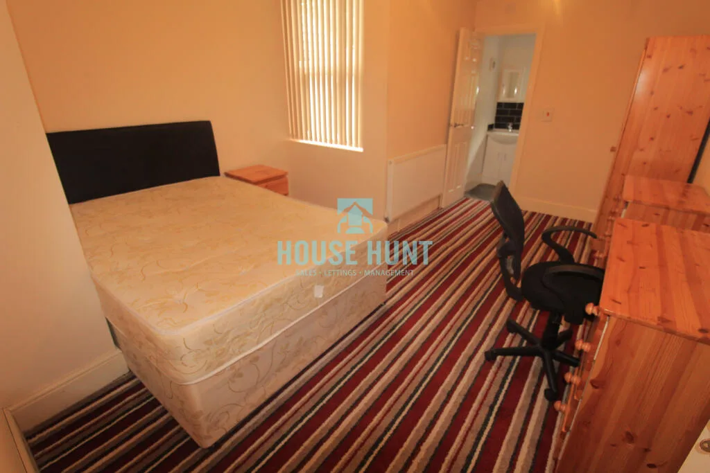 6 bedroom house for rent