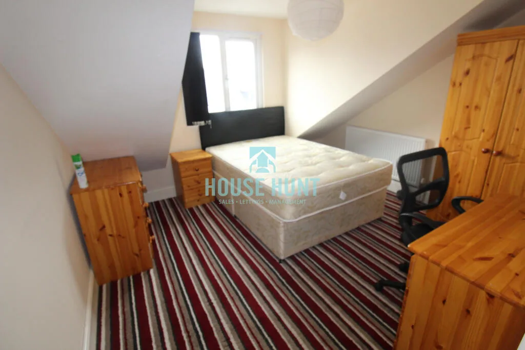 6 bedroom house for rent