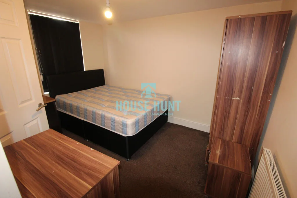 6 bedroom house for rent