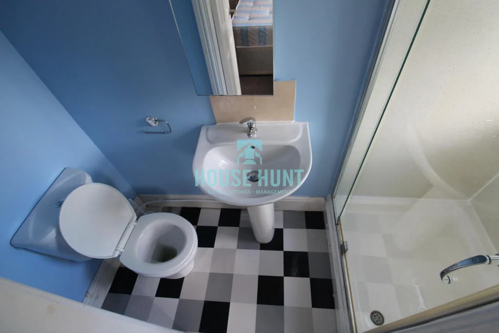 6 bedroom house for rent