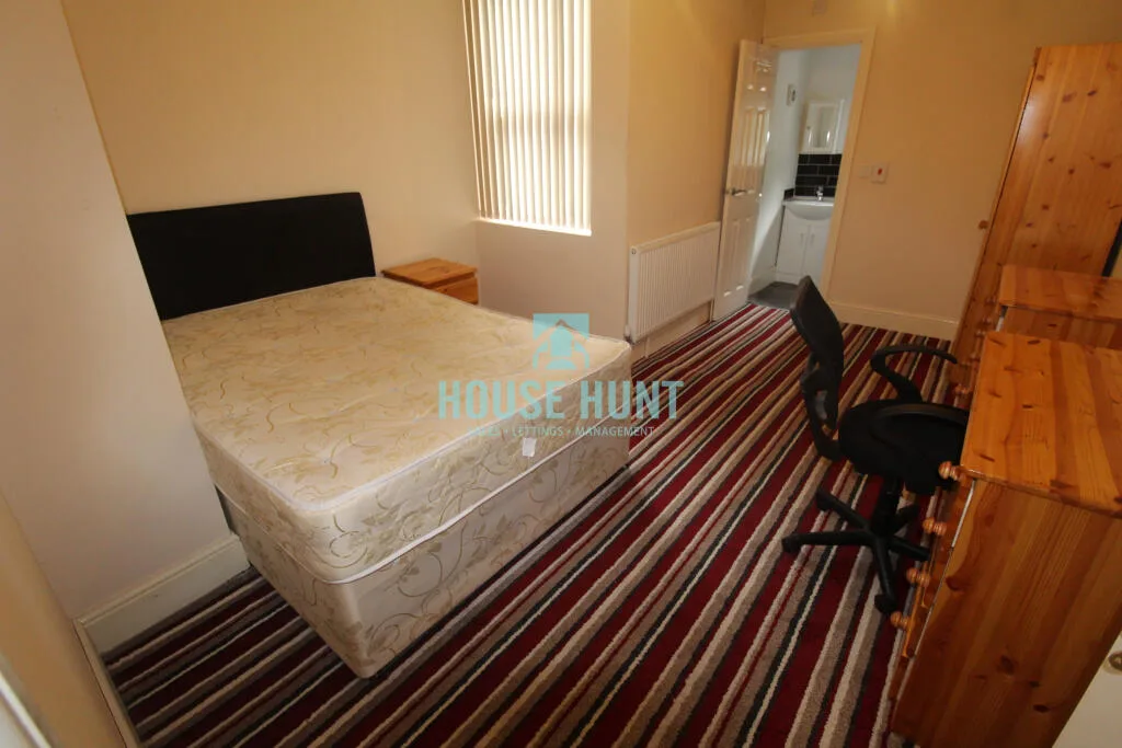 6 bedroom house for rent