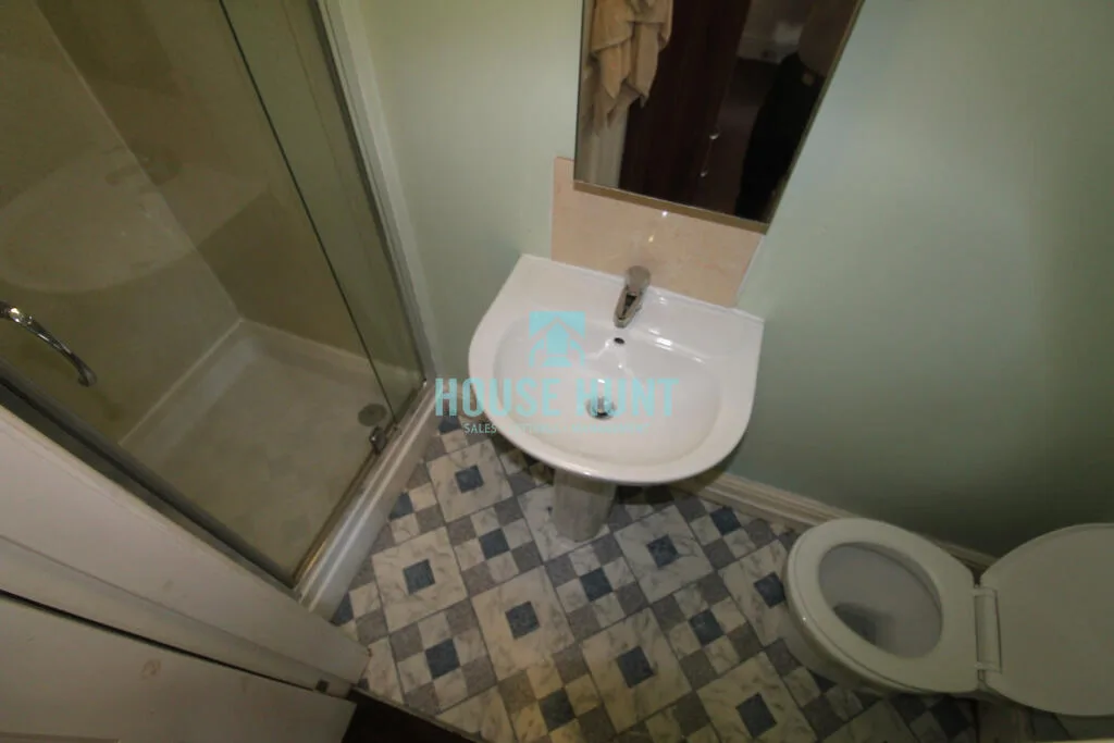 6 bedroom house for rent