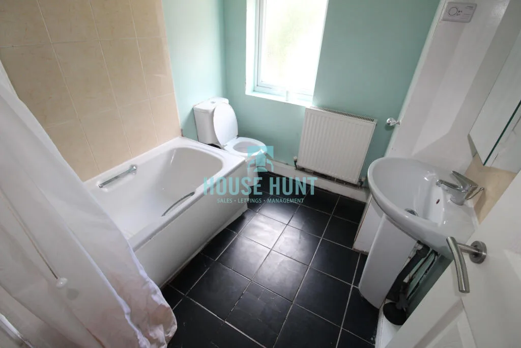 6 bedroom house for rent