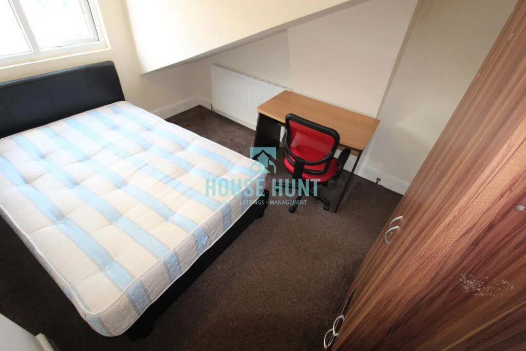 6 bedroom house for rent