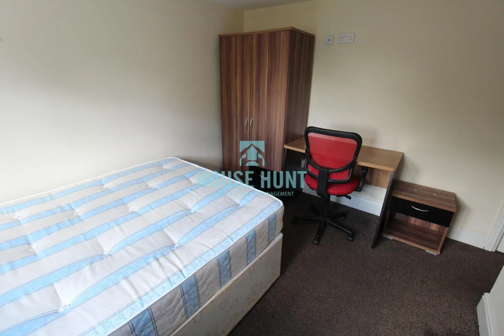 6 bedroom house for rent