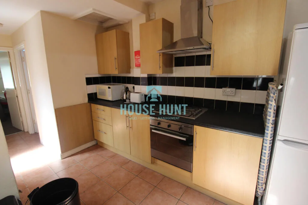 6 bedroom house for rent