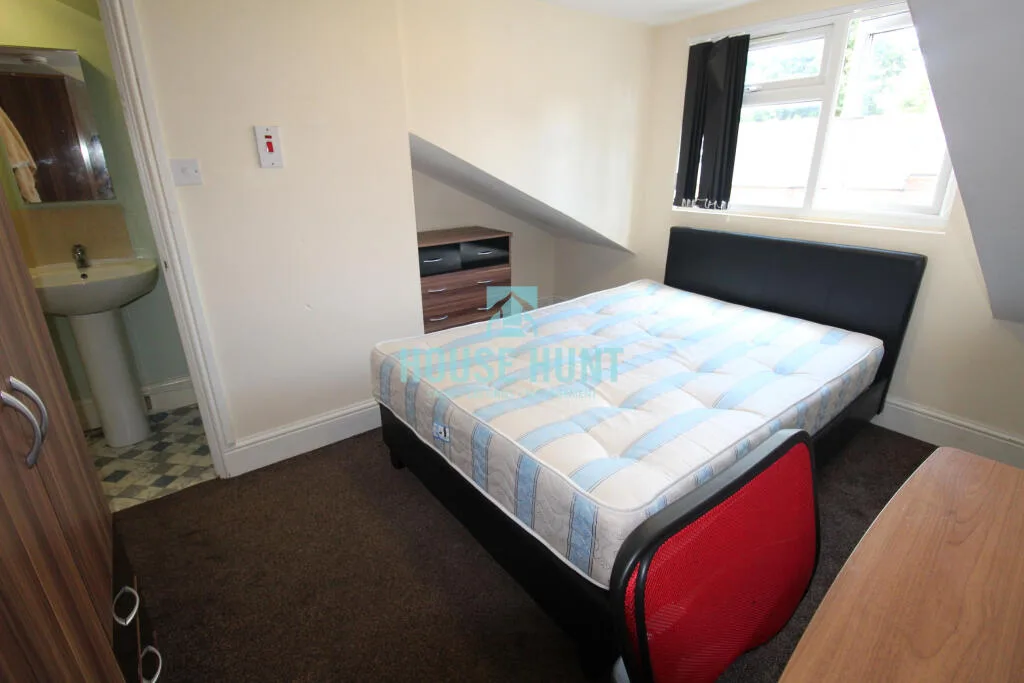 6 bedroom house for rent