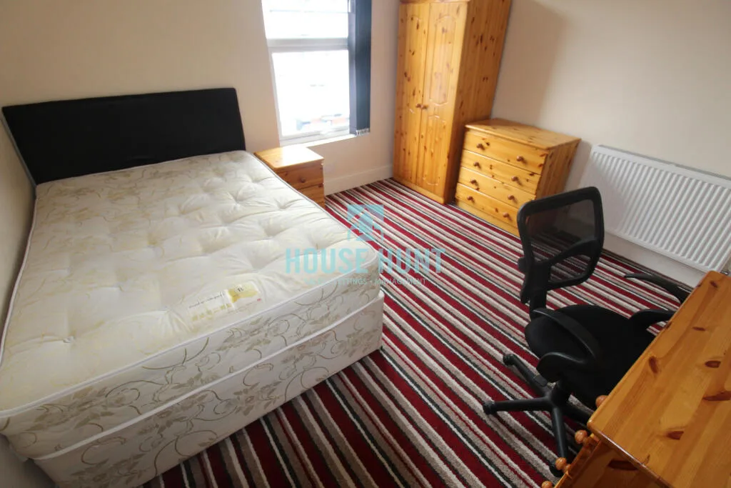 6 bedroom house for rent