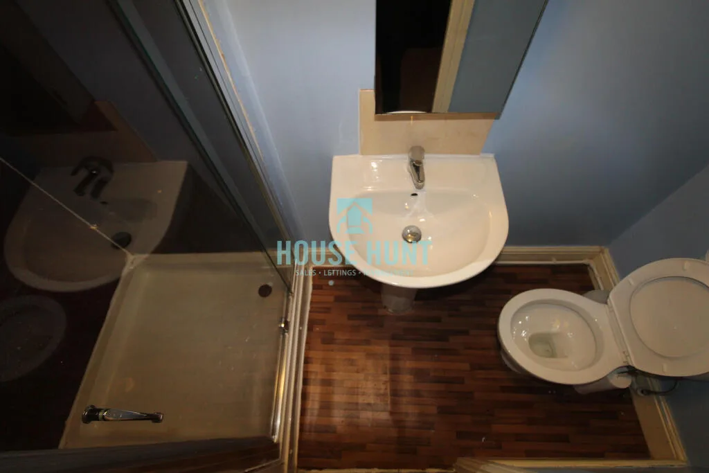 6 bedroom house for rent