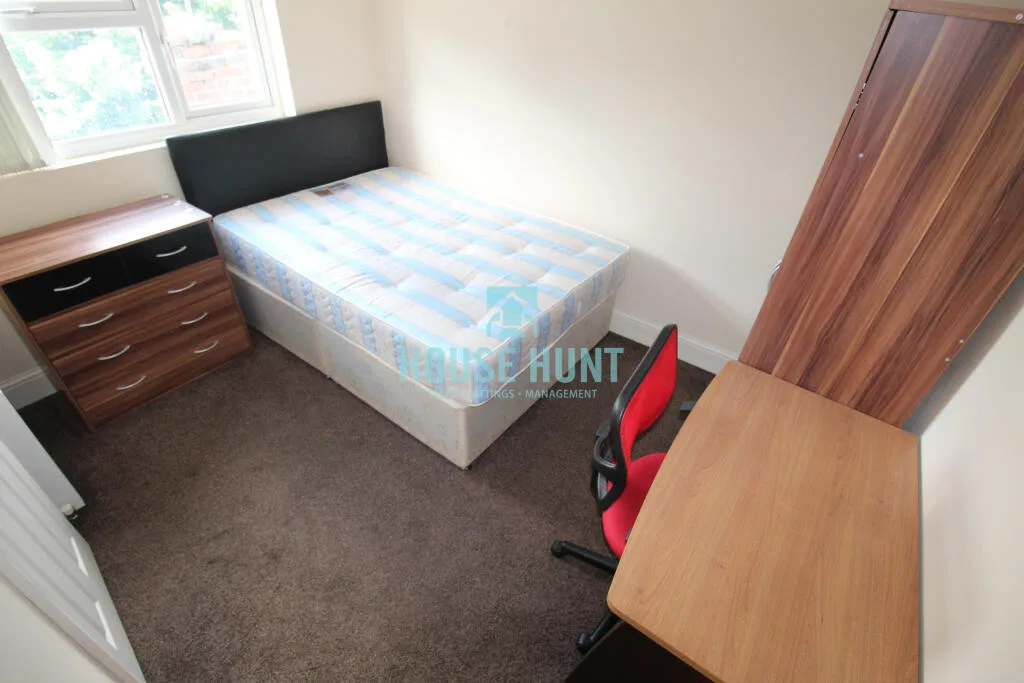 6 bedroom house for rent