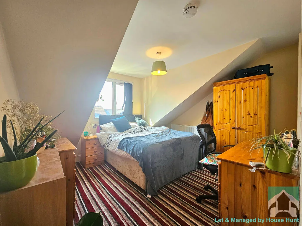 6 bedroom house for rent