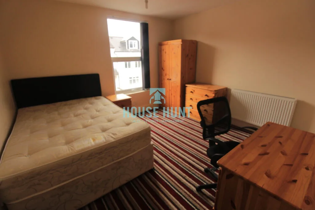 6 bedroom house for rent
