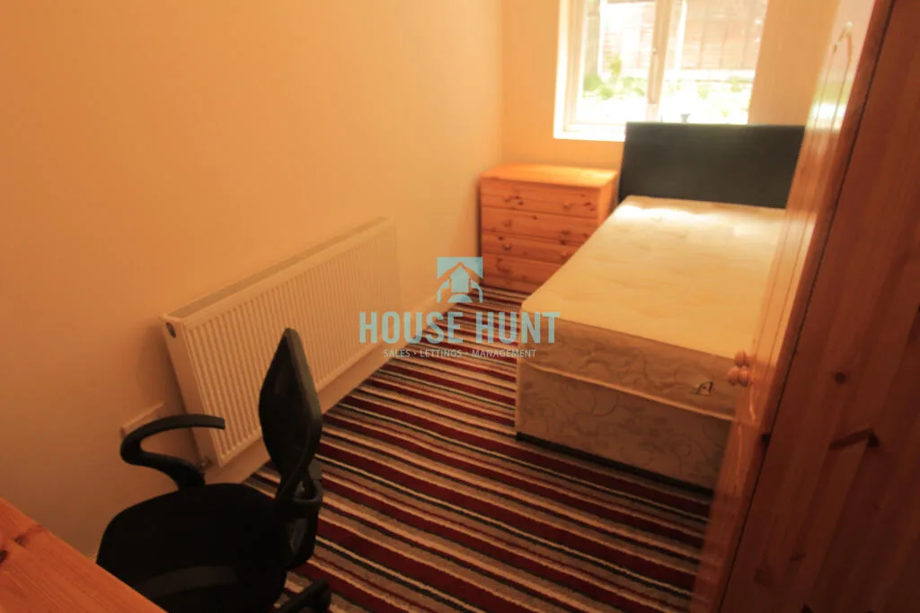6 bedroom house for rent