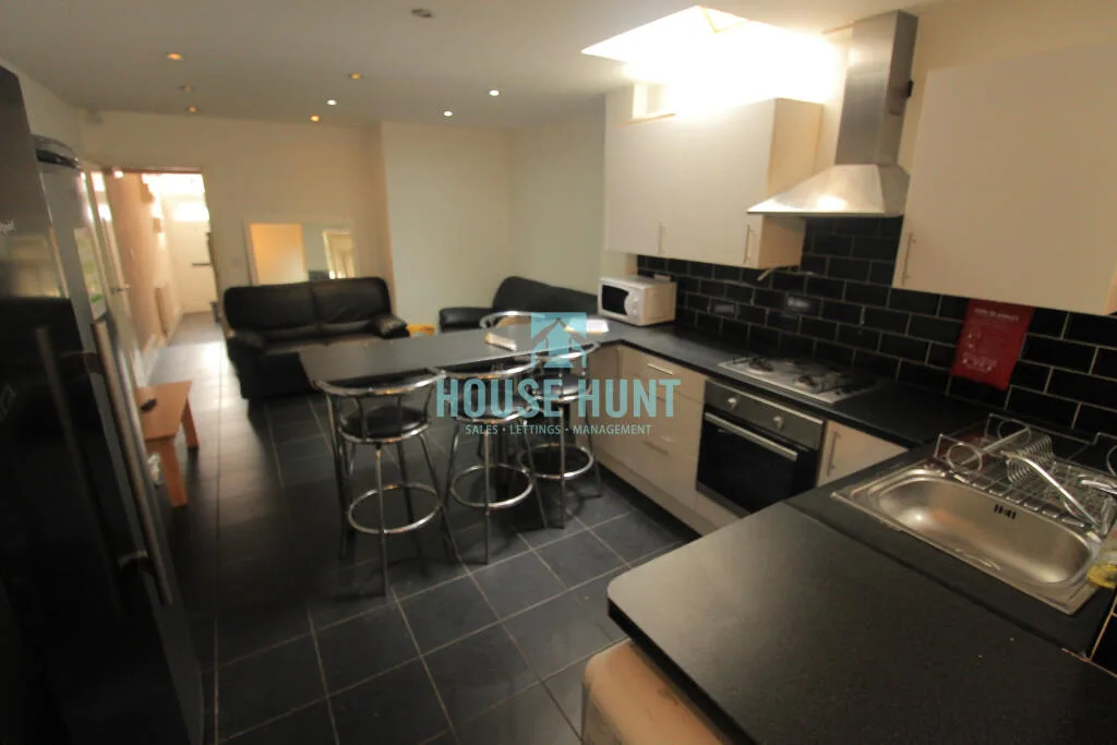 6 bedroom house for rent