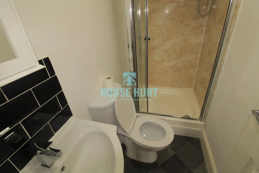 6 bedroom house for rent