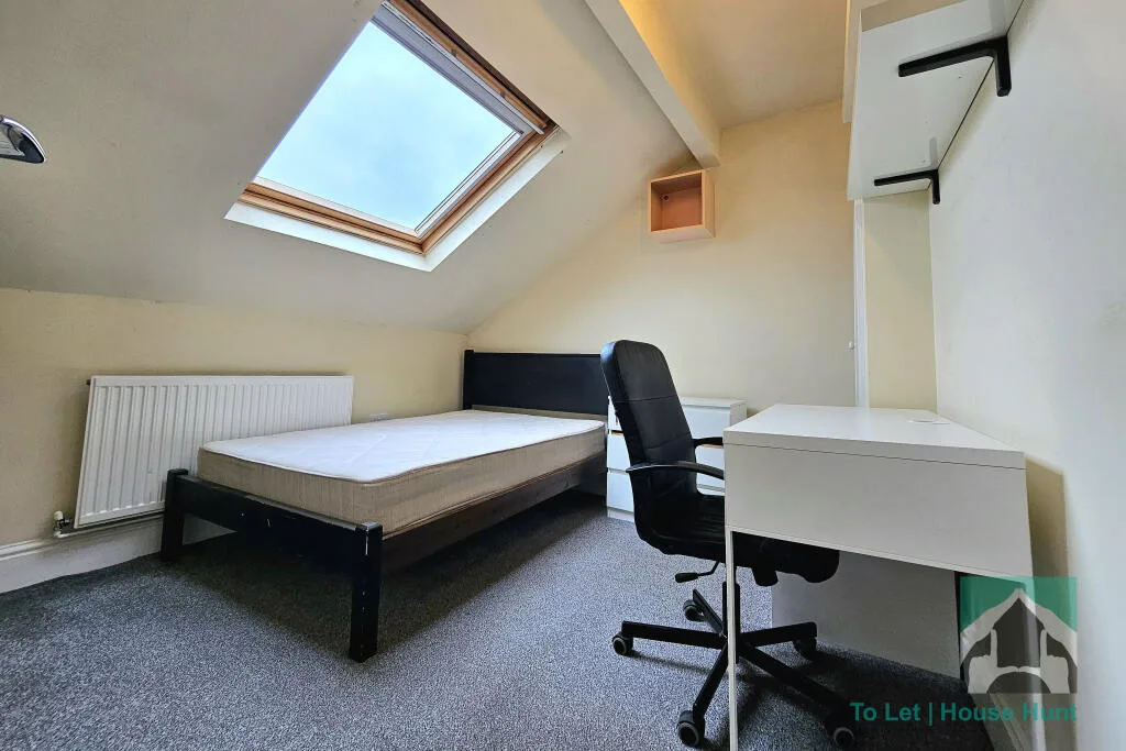 5 bedroom terraced house for rent