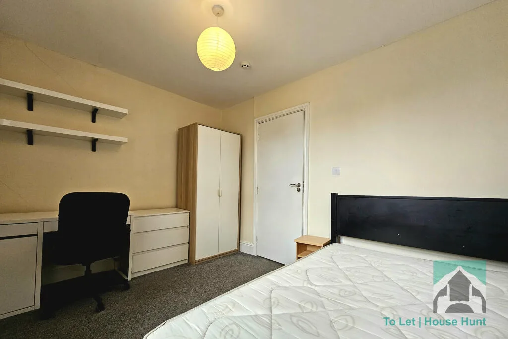 5 bedroom terraced house for rent