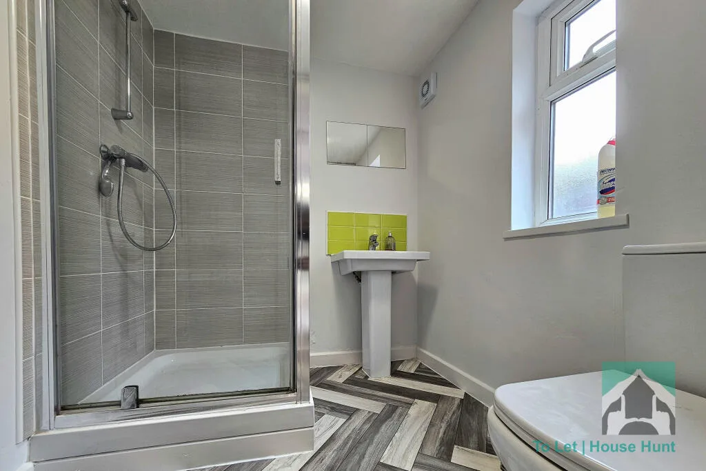 5 bedroom terraced house for rent