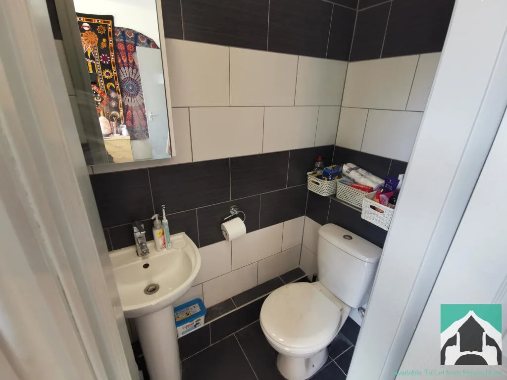 8 bedroom terraced house for rent