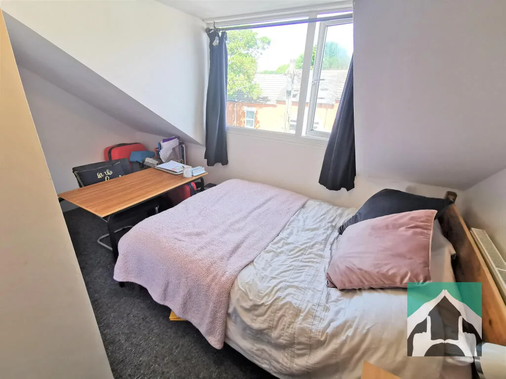 7 bedroom terraced house for rent
