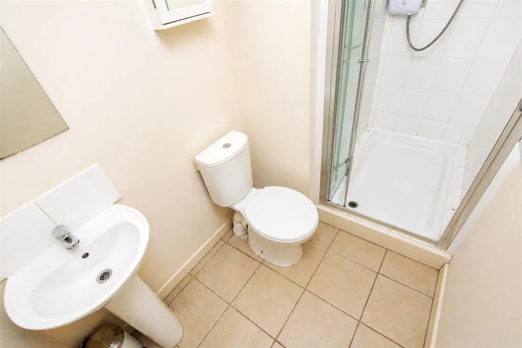 6 bedroom house for rent