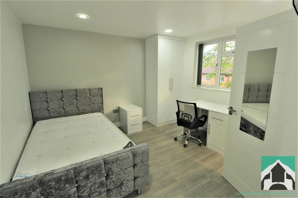 8 bedroom house for rent