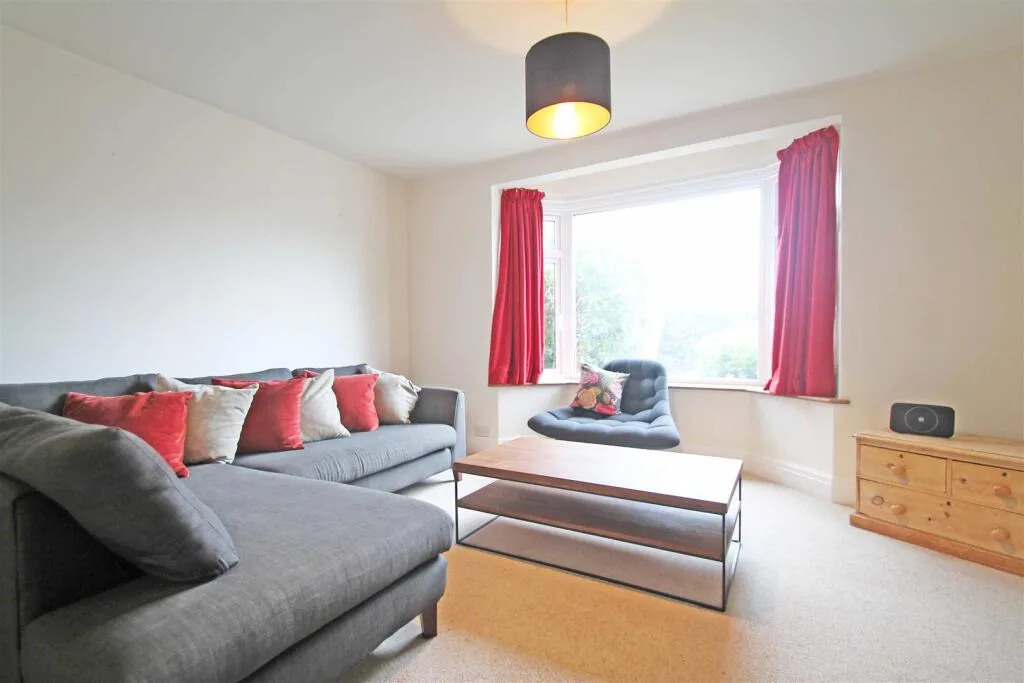 4 bedroom semi-detached house for rent