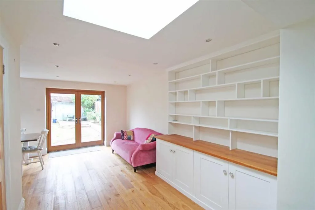 4 bedroom semi-detached house for rent