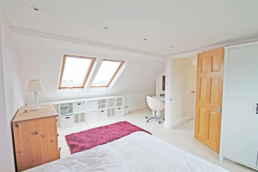 4 bedroom semi-detached house for rent