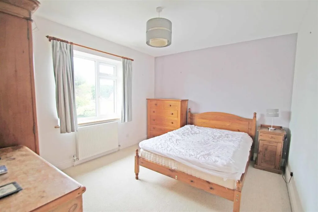 4 bedroom semi-detached house for rent