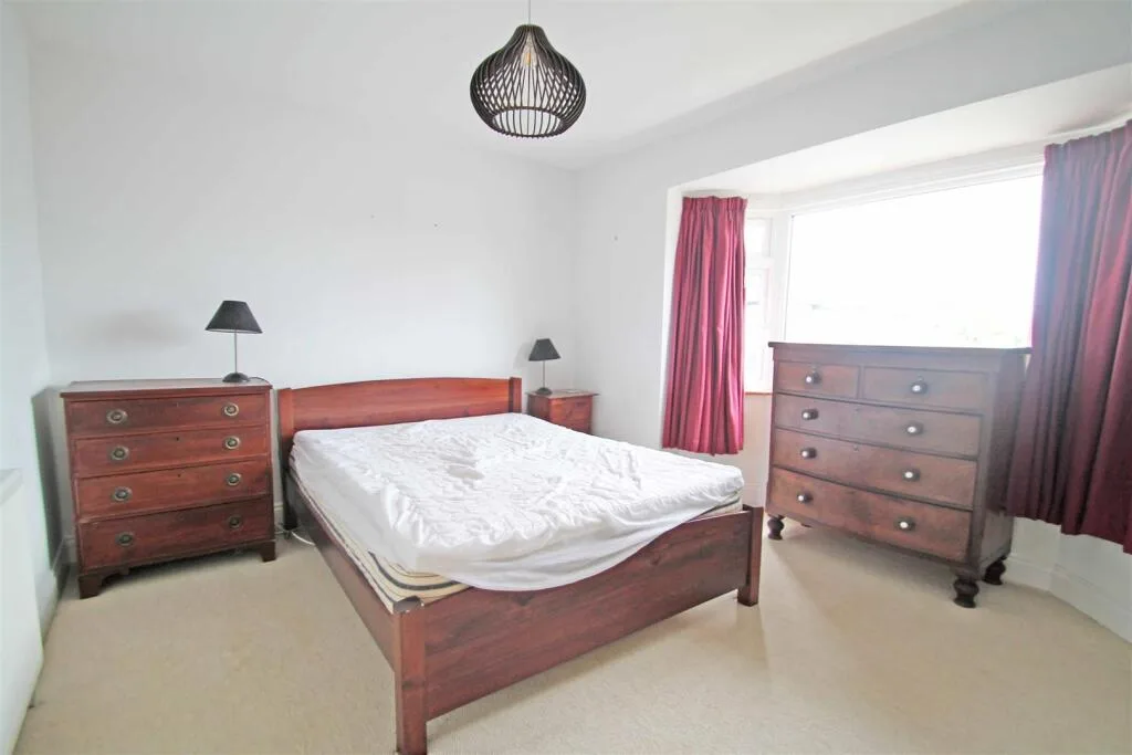 4 bedroom semi-detached house for rent