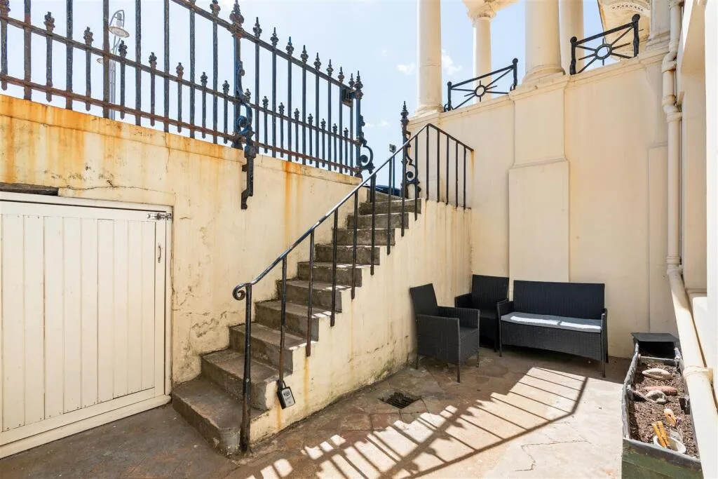 3 bedroom flat for rent