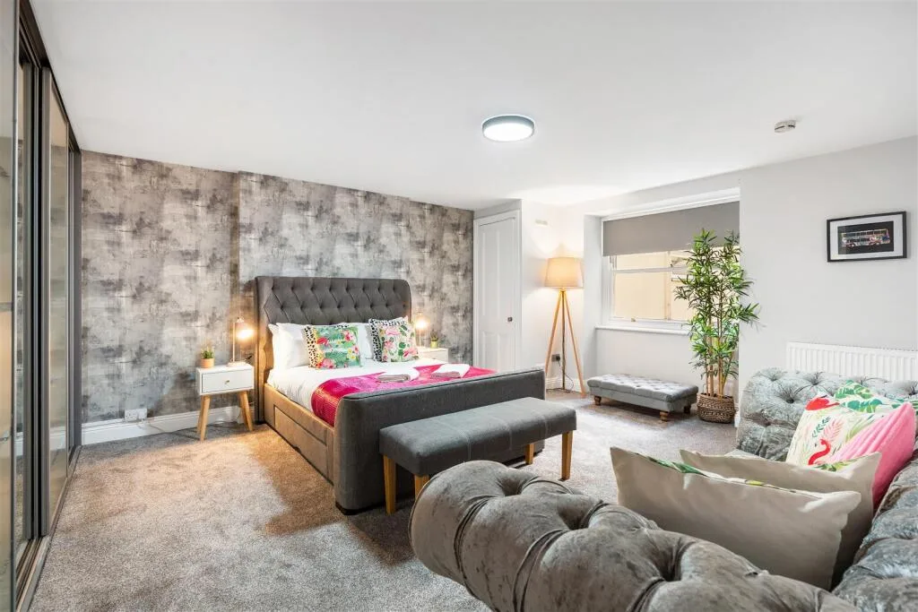 3 bedroom flat for rent