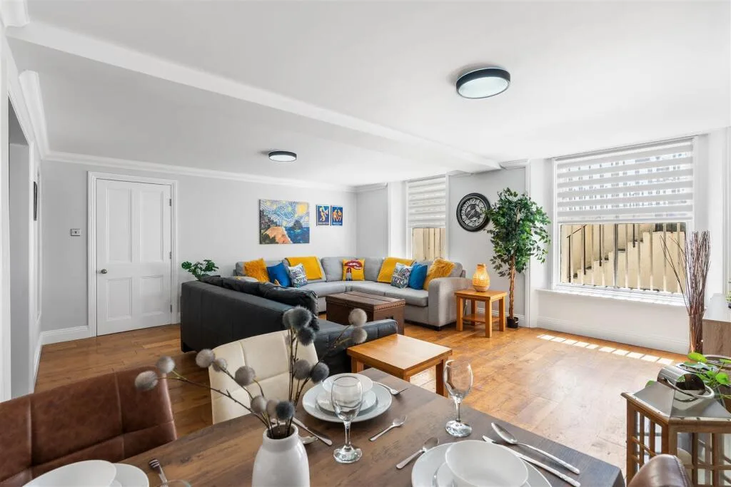 3 bedroom flat for rent