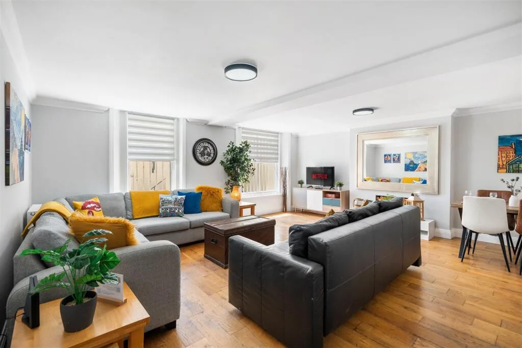 3 bedroom flat for rent