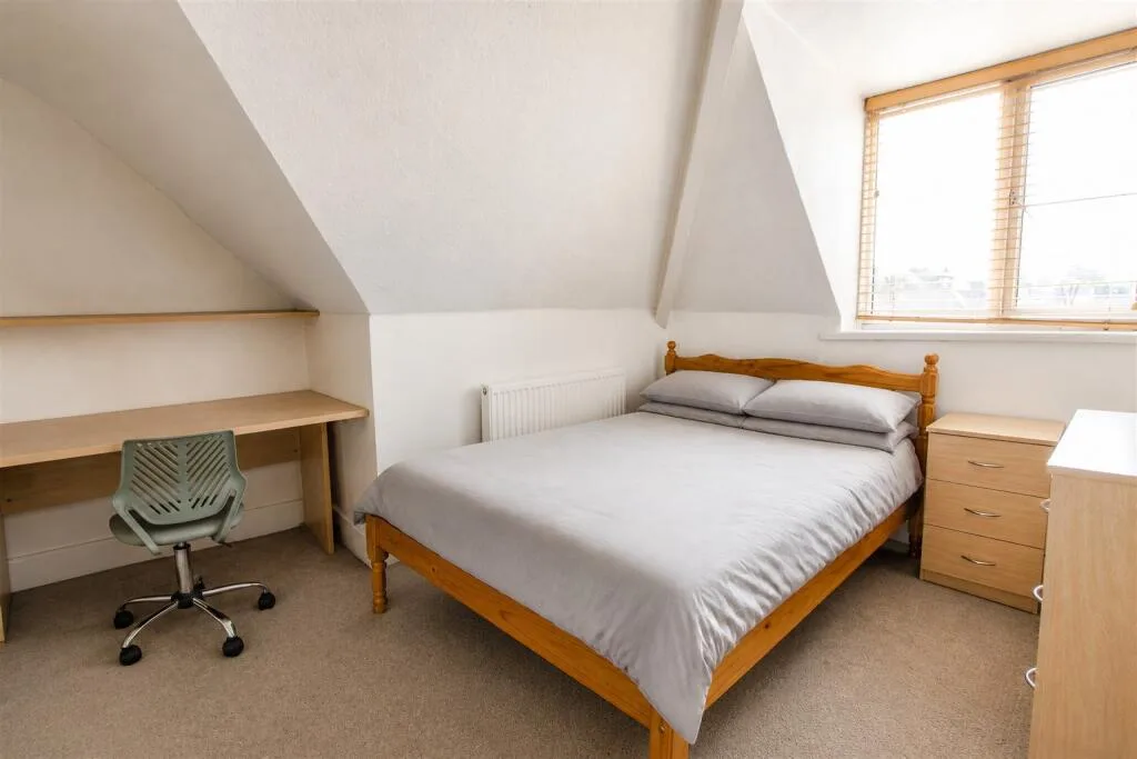 7 bedroom house for rent