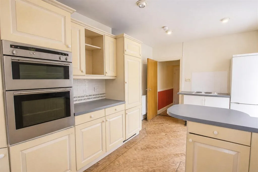 7 bedroom house for rent