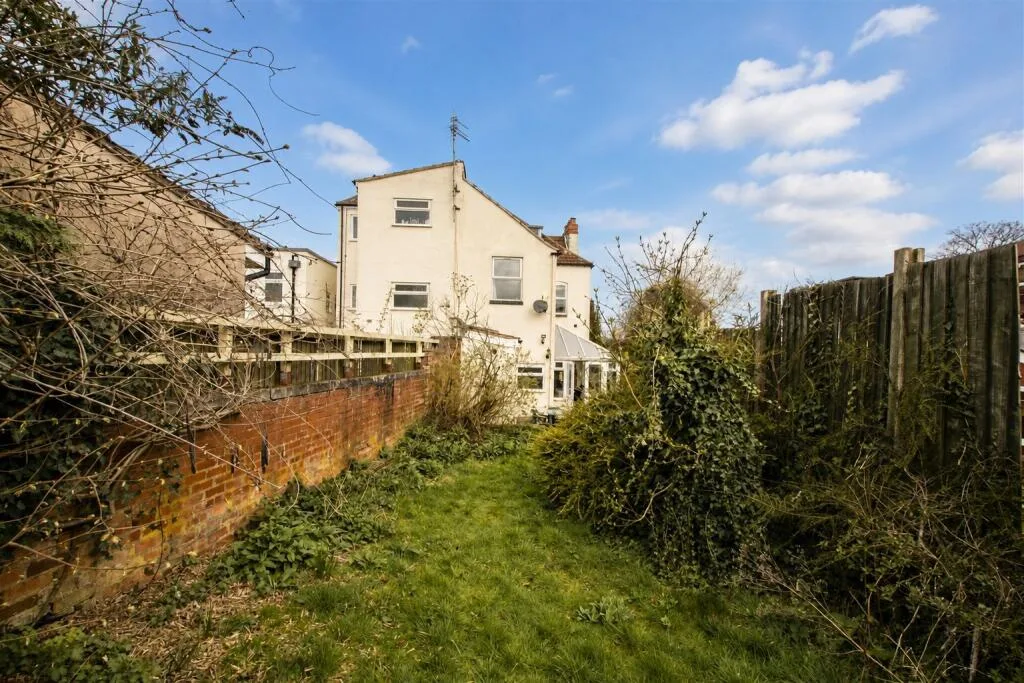 7 bedroom house for rent
