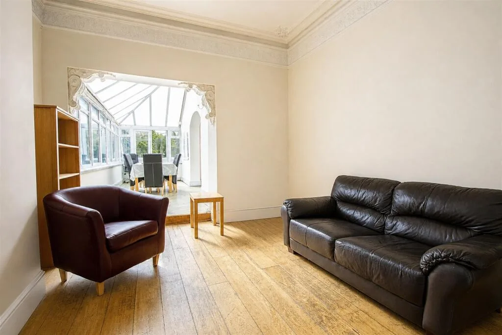 7 bedroom house for rent