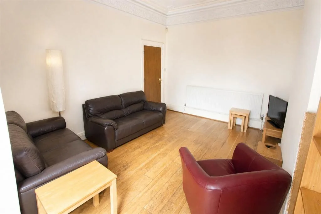 7 bedroom house for rent