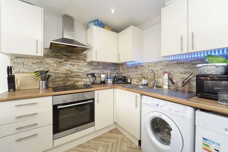 4 bedroom flat for rent