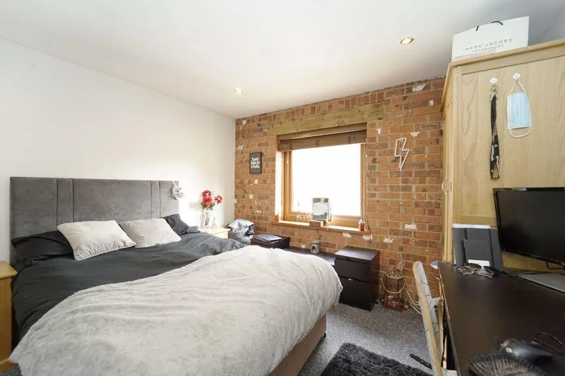 4 bedroom flat for rent