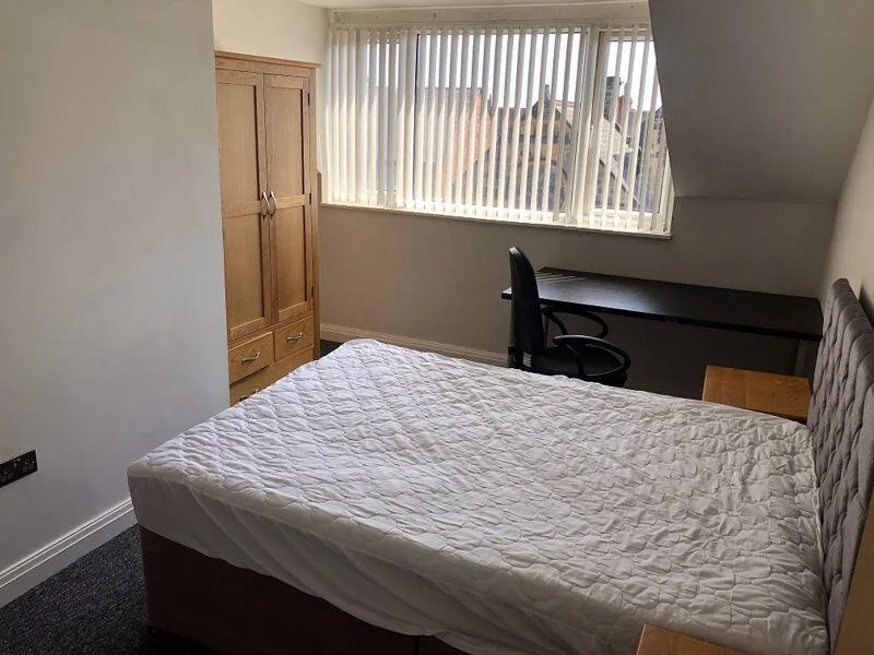 4 bedroom terraced house for rent