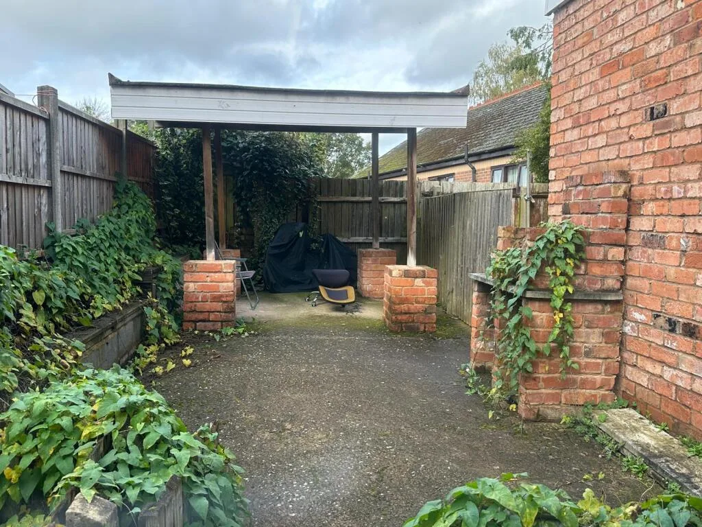 5 bedroom house for rent