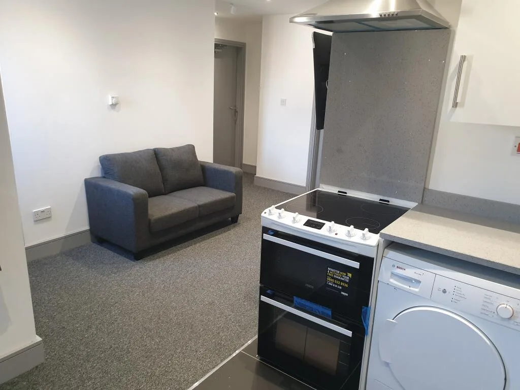 4 bedroom flat for rent