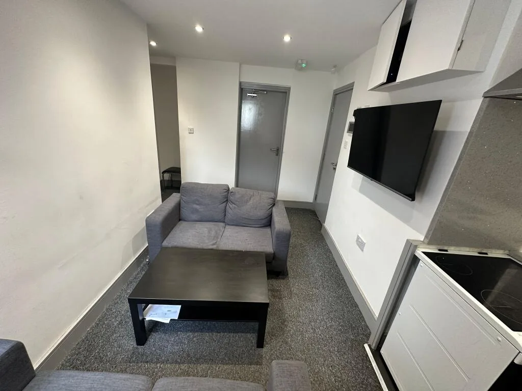 4 bedroom flat for rent