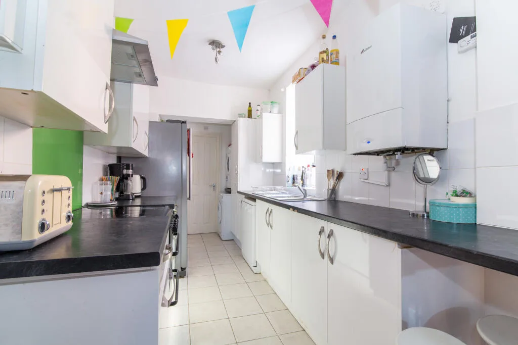 6 bedroom house for rent