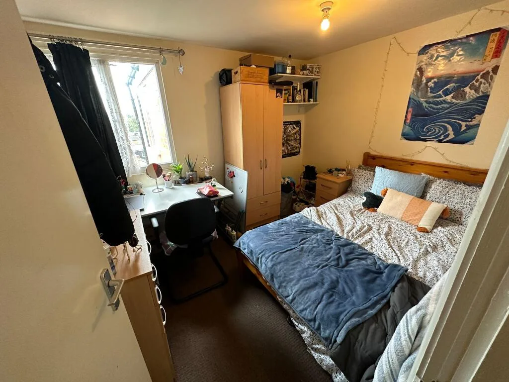 9 bedroom house for rent