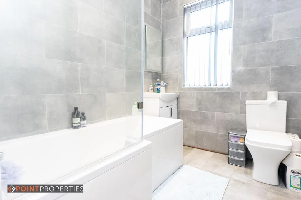5 bedroom terraced house for rent